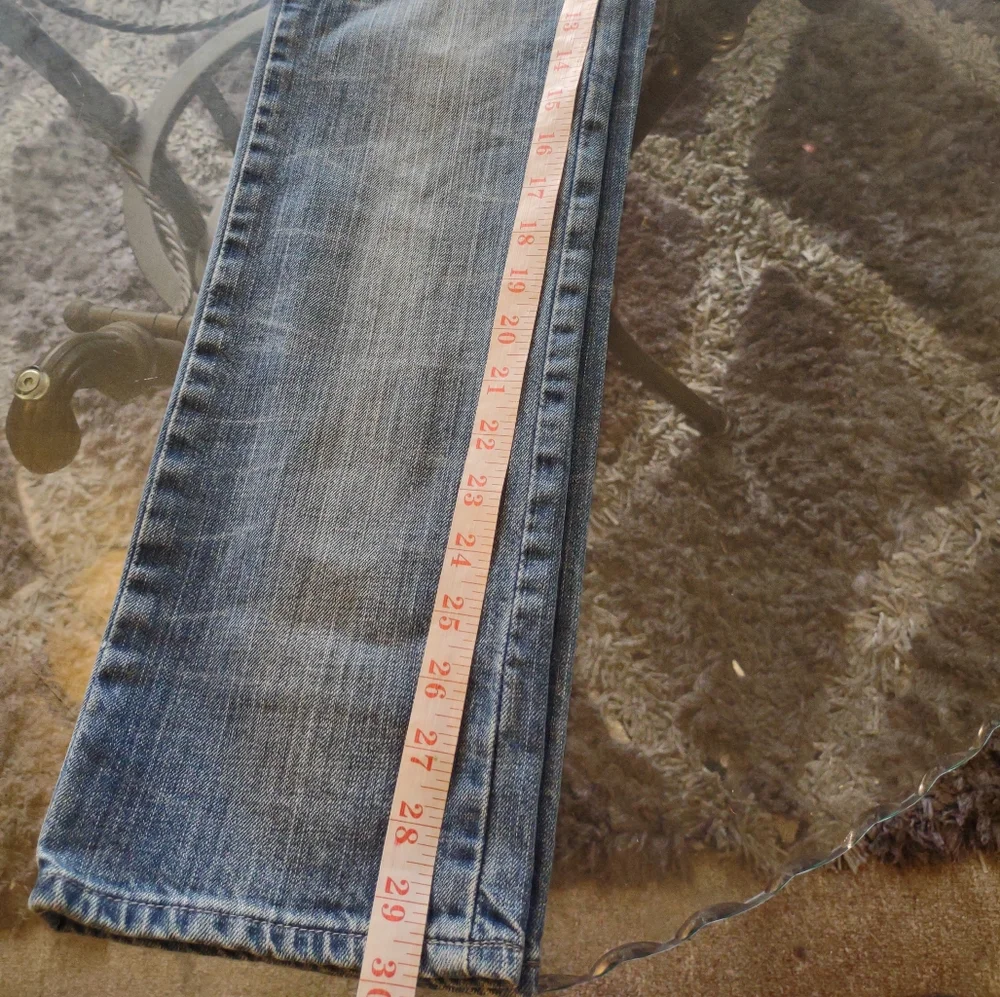 Levi's Blue Women's Dark Wash Straight Leg Denim Jeans Size 30W 32L - Picture 15 of 15